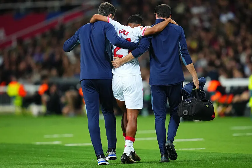 Ejuke set for lengthy spell out as Sevilla confirm 'high-grade' injury