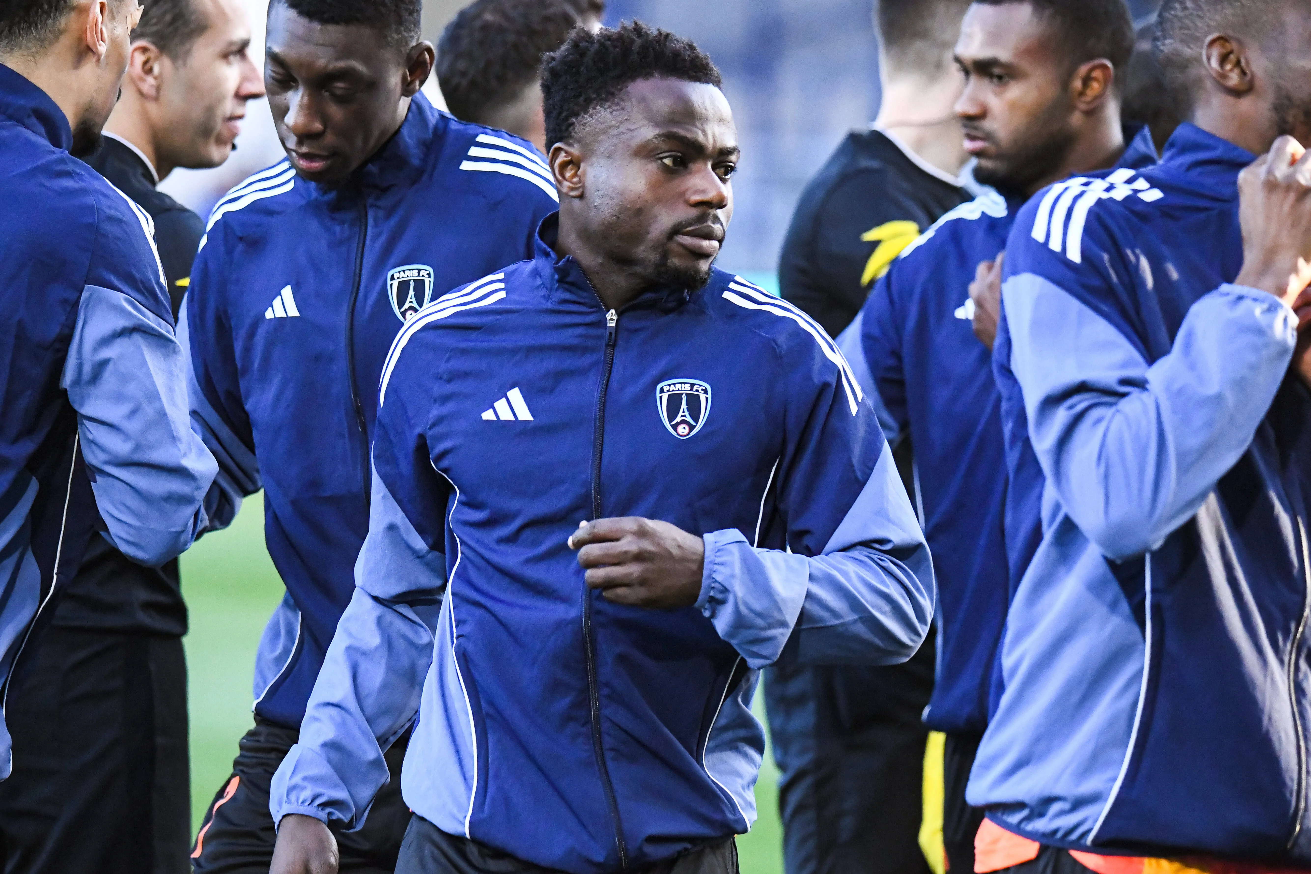 Moses Simon and Paris FC teammates