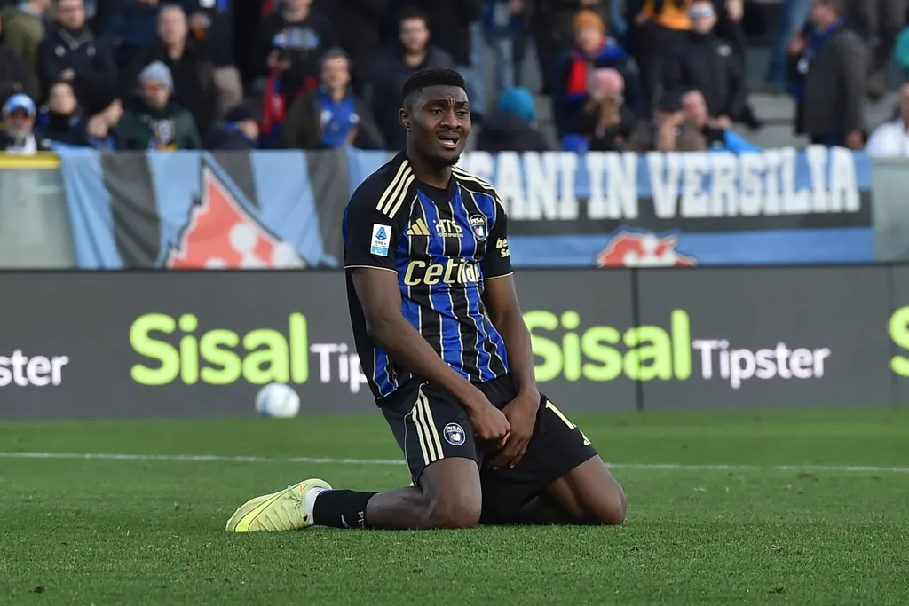 Rafiu Durosinmi: Key reason Pisa striker has yet to sign for Genk