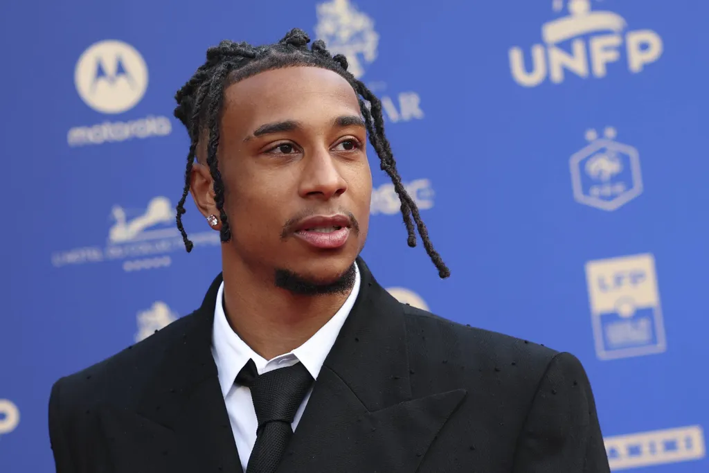 France names 2026 World Cup squad, selecting a player of Nigerian descent while Ugochukwu and Ilenikhena miss out.