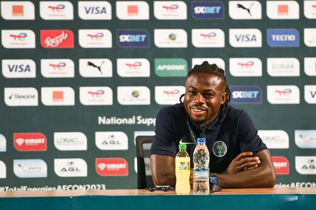 Moses Simon teases Nantes teammate Jean Charles Castelletto of Cameroon