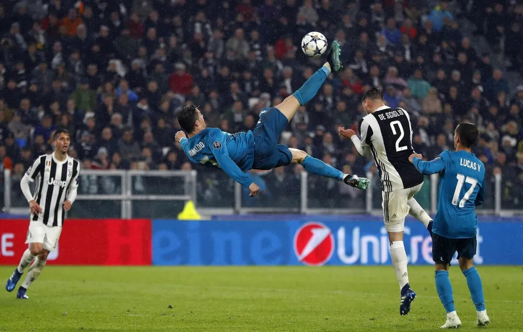 Osimhen bicycle kick: How close did Super Eagles star get to Ronaldo's record?
