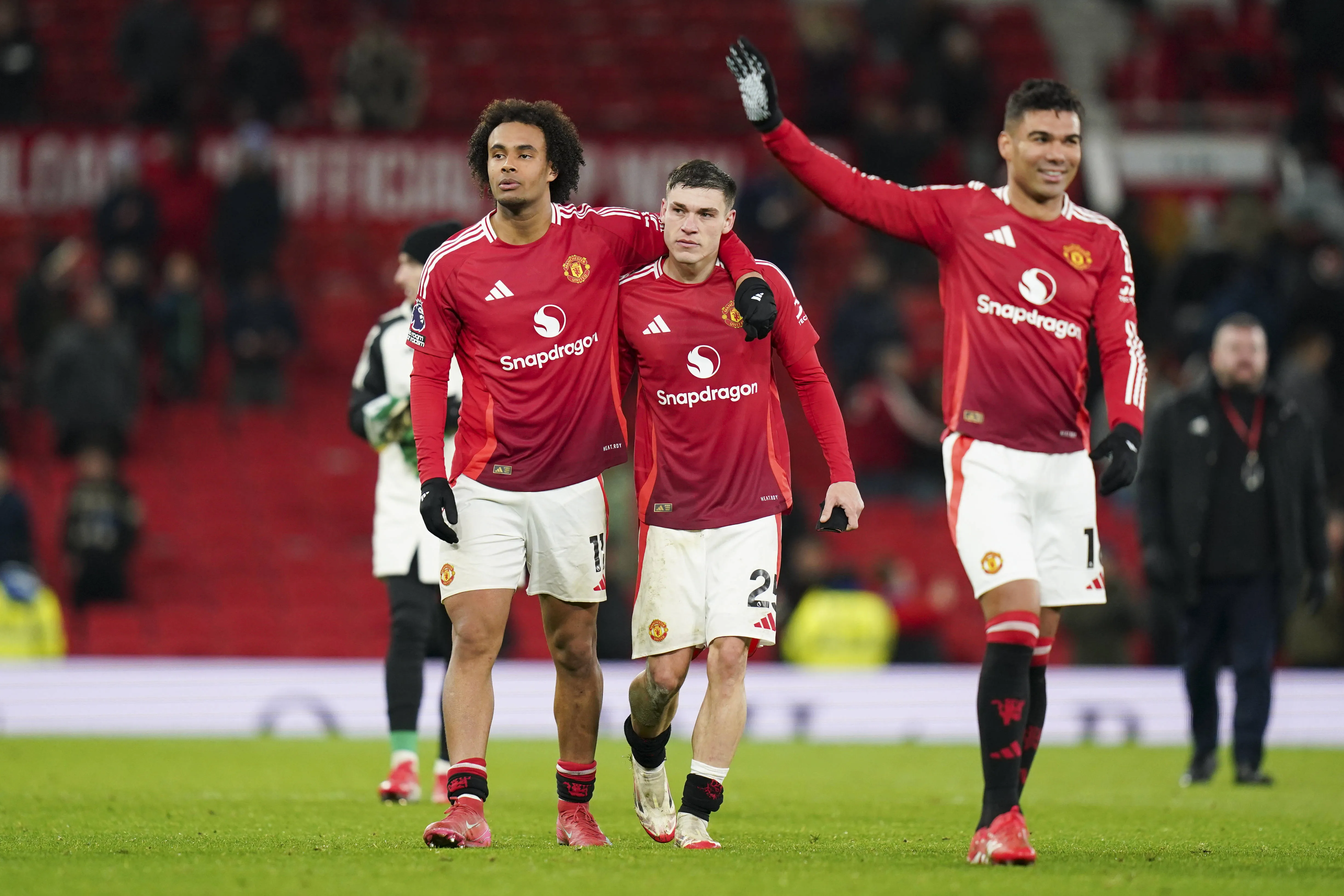 ManU FC v Ipswich Town FC Manchester United forward Joshua Zirkzee 11 Manchester United midfielder Manuel Ugarte 25 applauds the fans after the Manchester United FC v Ipswich Town FC English Premier League match at Old Trafford, Manchester, England, United Kingdom on 26 February 2025. 