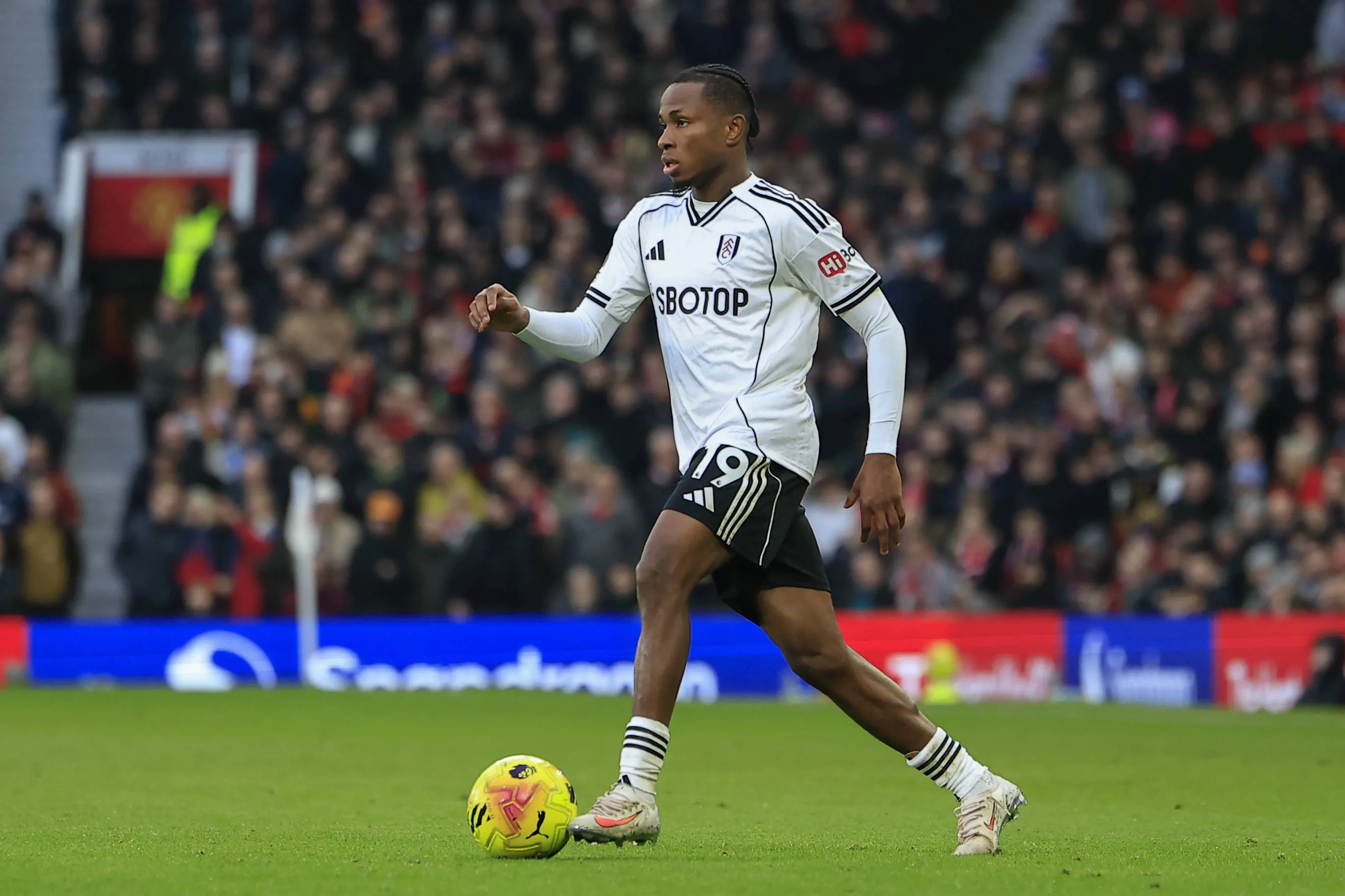 AC Milan&rsquo;s &euro;94 million summer: Samuel Chukwueze tops exodus list with Fulham set to commit