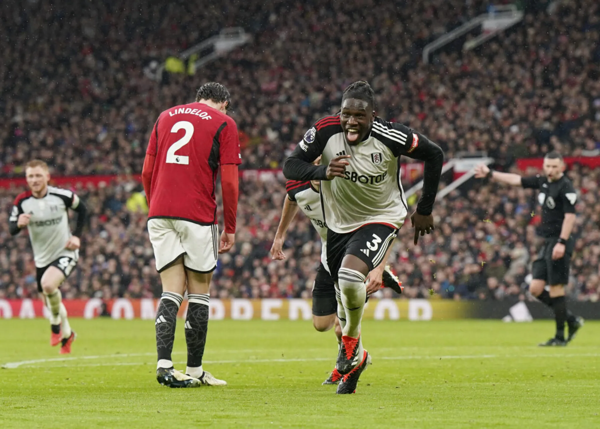 Bassey & Iwobi rewrite history as Super Eagles-inspired Fulham clip Man United&rsquo;s wings
