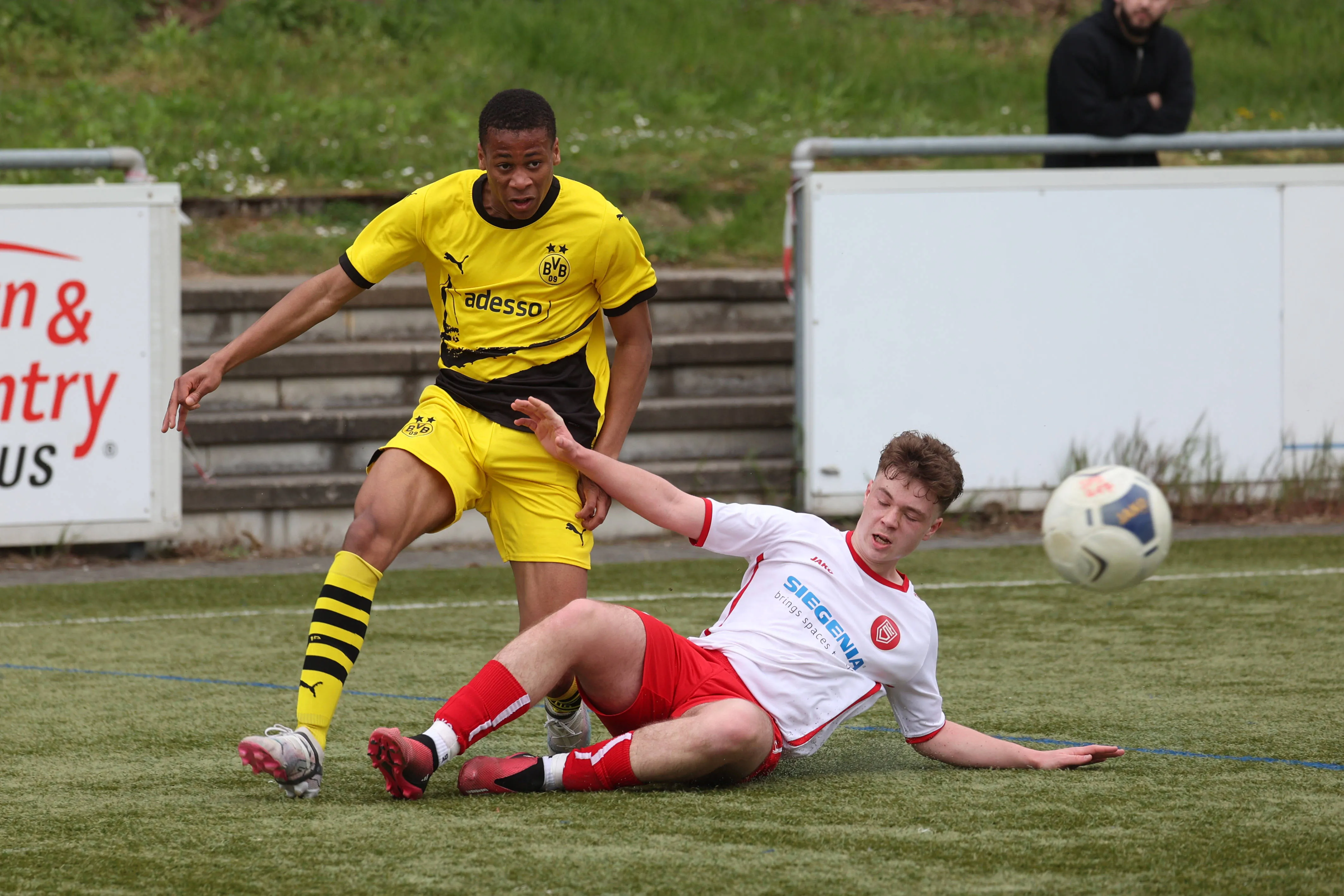 Young German-Nigerian forward Lukas Heavens 