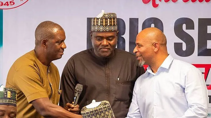 Eric Chelle vs Sunday Oliseh: 3 reasons why hypocritical criticism of Super Eagles coach is ridiculous