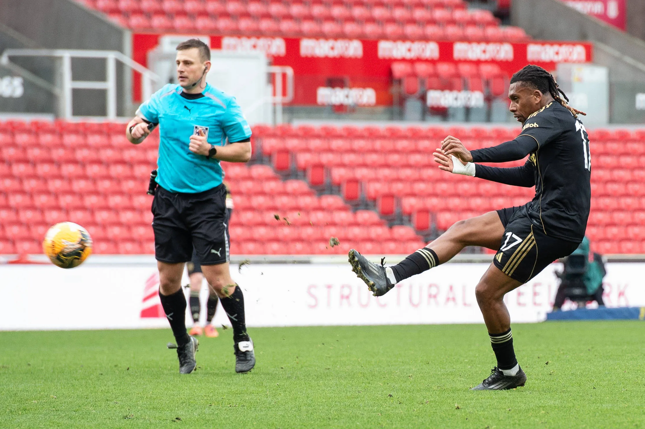 Alex Iwobi with a strike on goal during the Emirates FA Cup Fourth Round match between Stoke City and Fulham