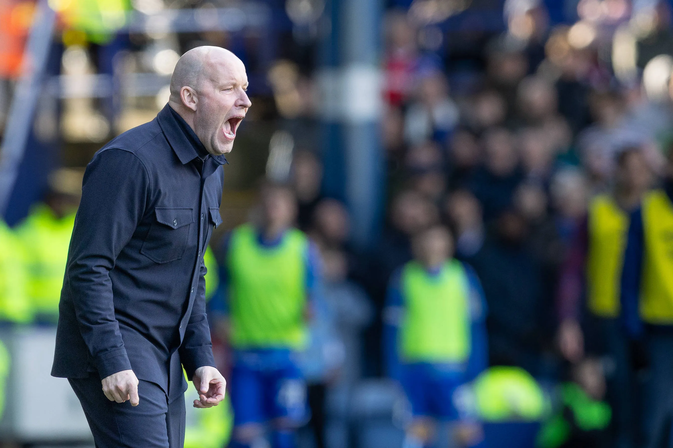 Henrik Pedersen manager of Sheffield Wednesday shouts out instructions