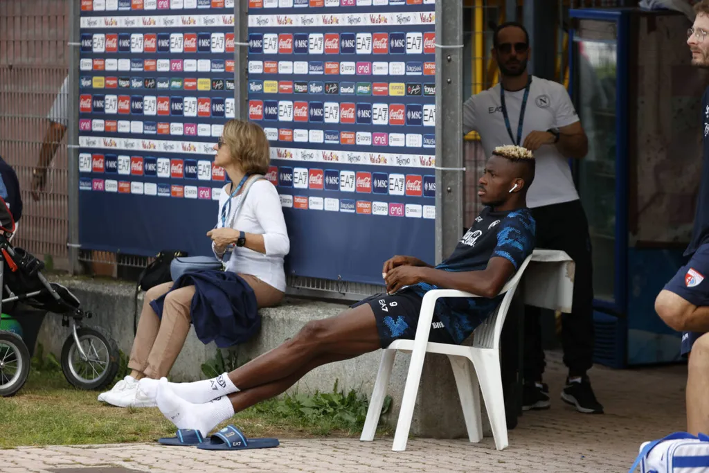 Massive setback in Osimhen transfer as PSG reject Napoli's olive branch