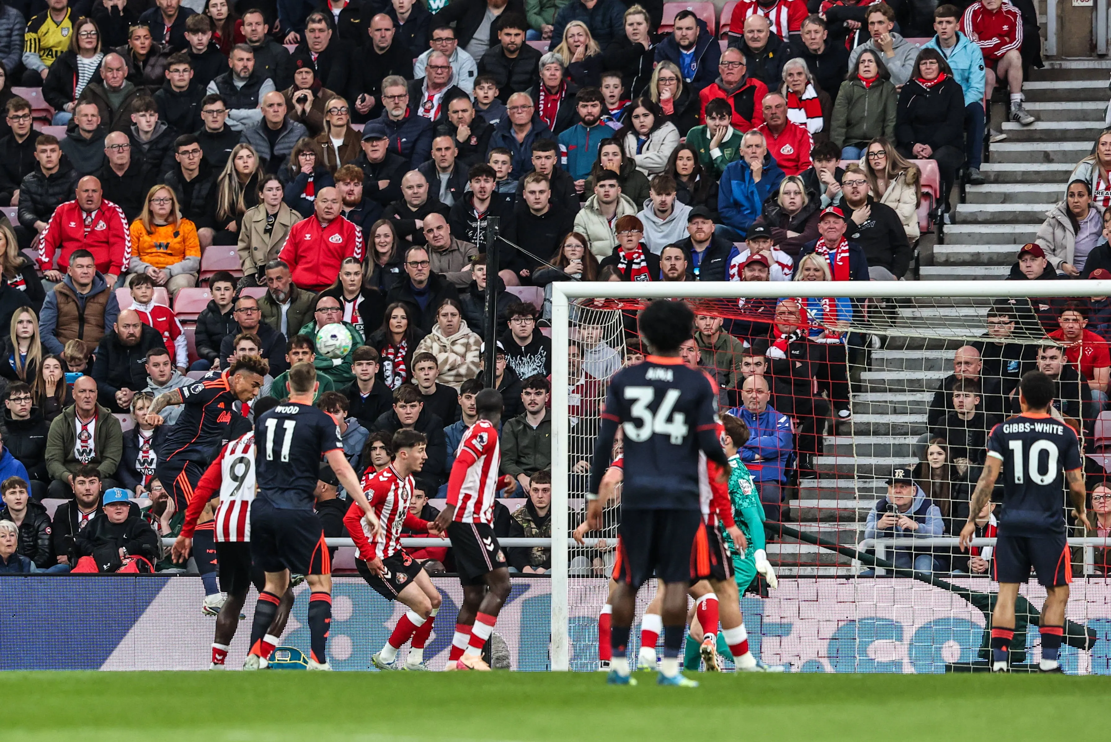 Igor Jesus of Nottingham Forest scores to make it 0-1 vs Sunderland