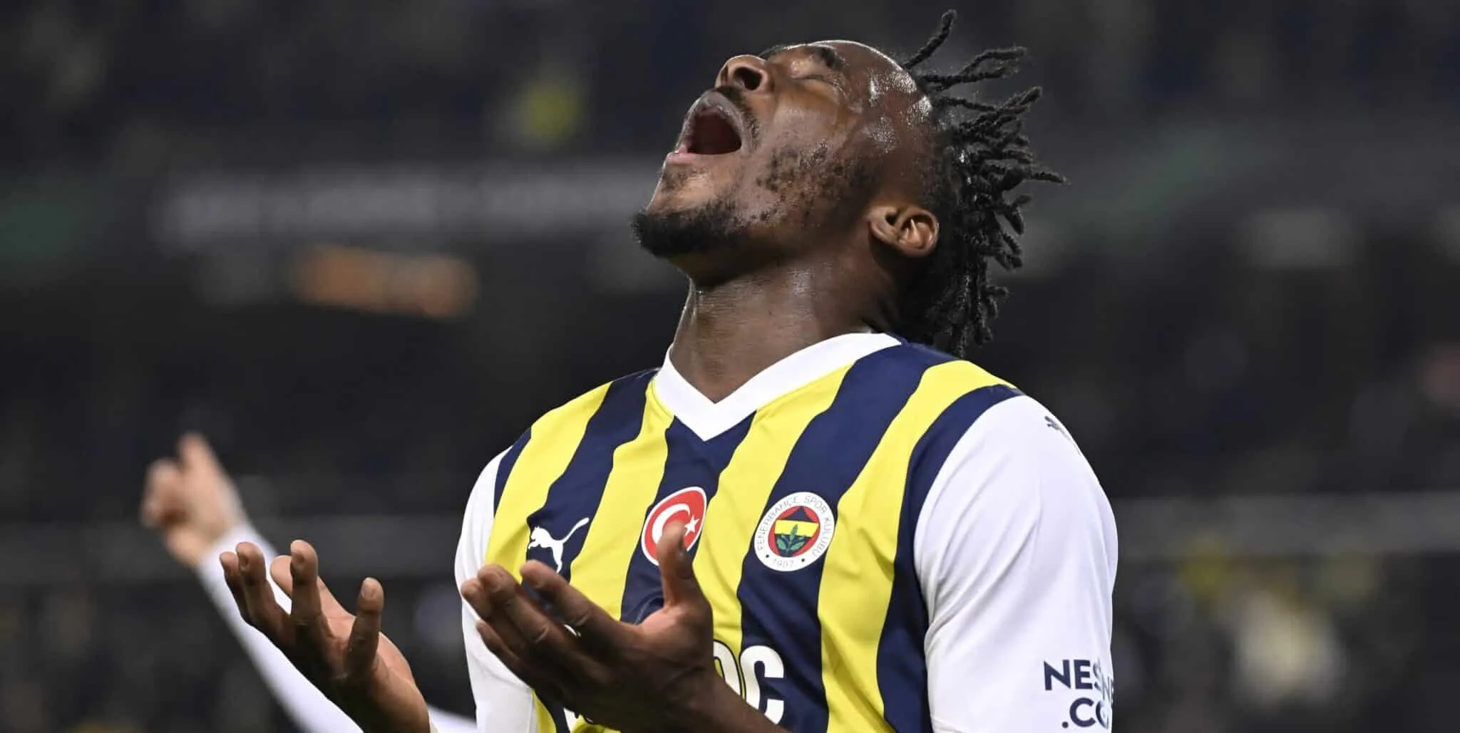 Osayi-Samuel: Super Eagles player defends Fenerbahce teammates against pitch invader