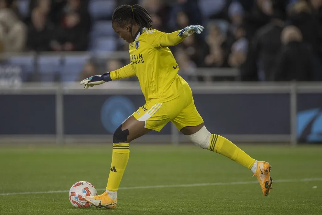 Nnadozie: Super Falcons goalkeeper turns playmaker as Paris FC outclass Reims