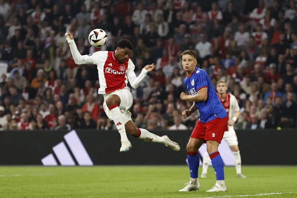 Nigeria players transfer news and rumours: Foxes offer Akpom reprieve from Ajax underappreciation