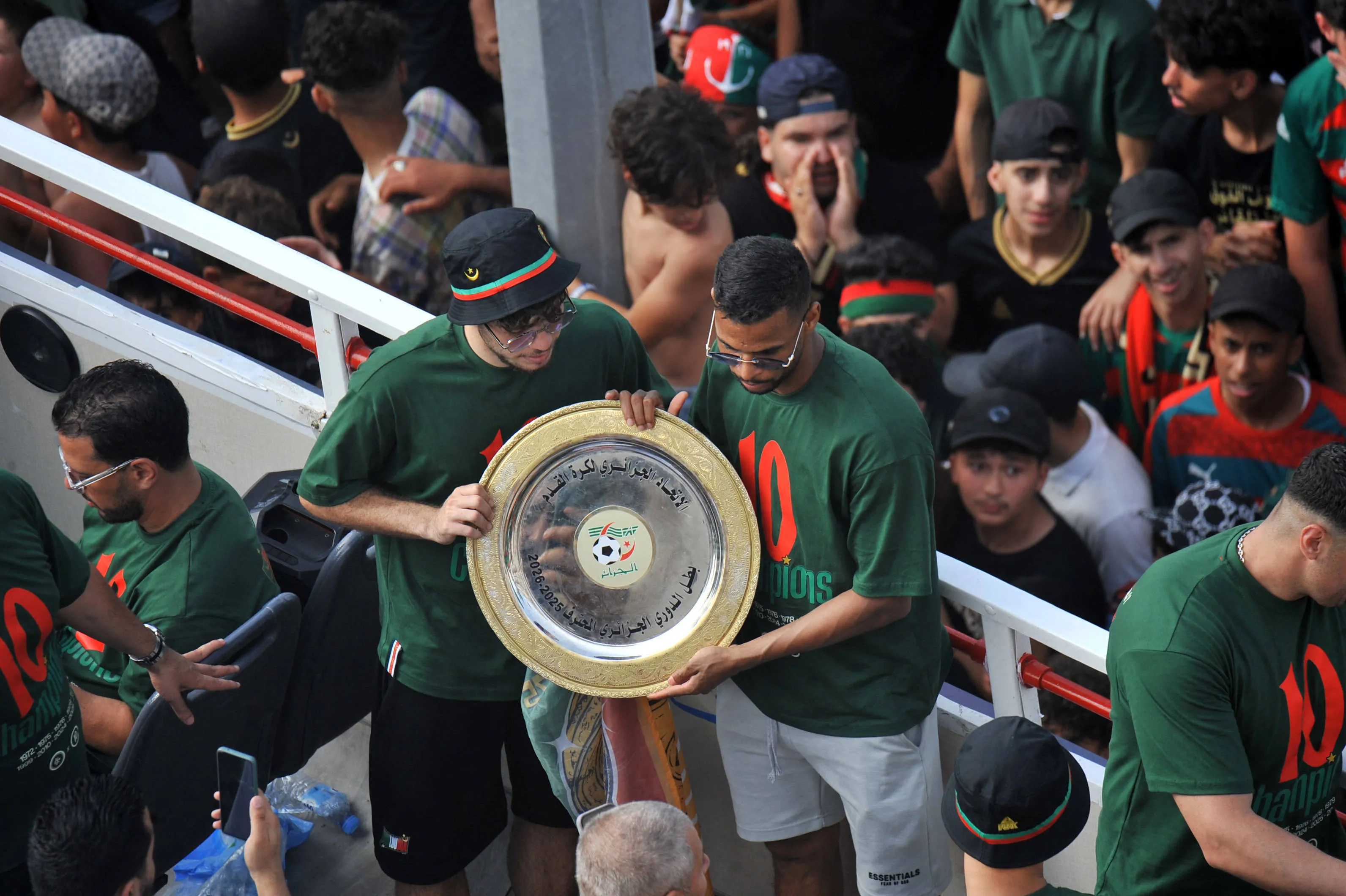 MC Alger Celebrating