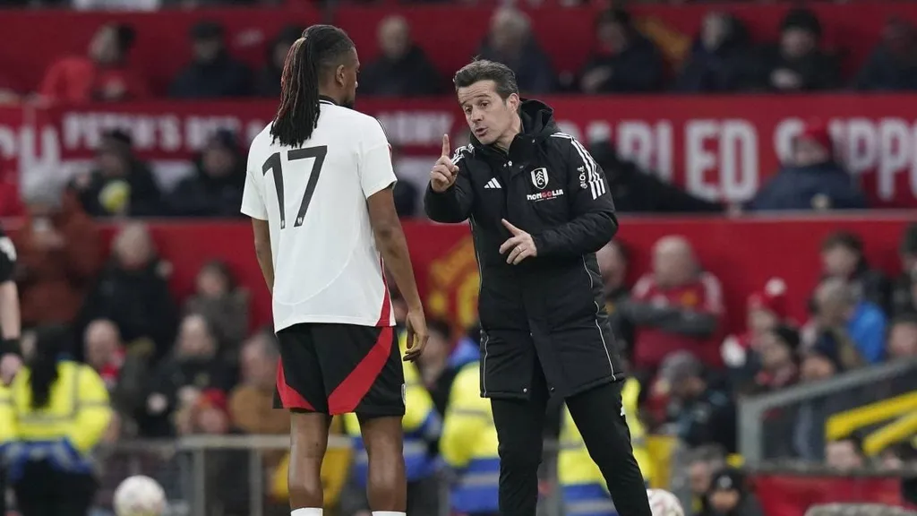 Alex Iwobi&rsquo;s renaissance under threat as Marco Silva eyes Saudi switch