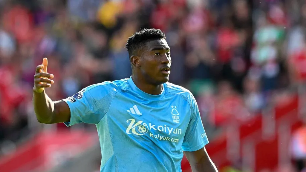 Forest benching Awoniyi for his own good, club legend claims
