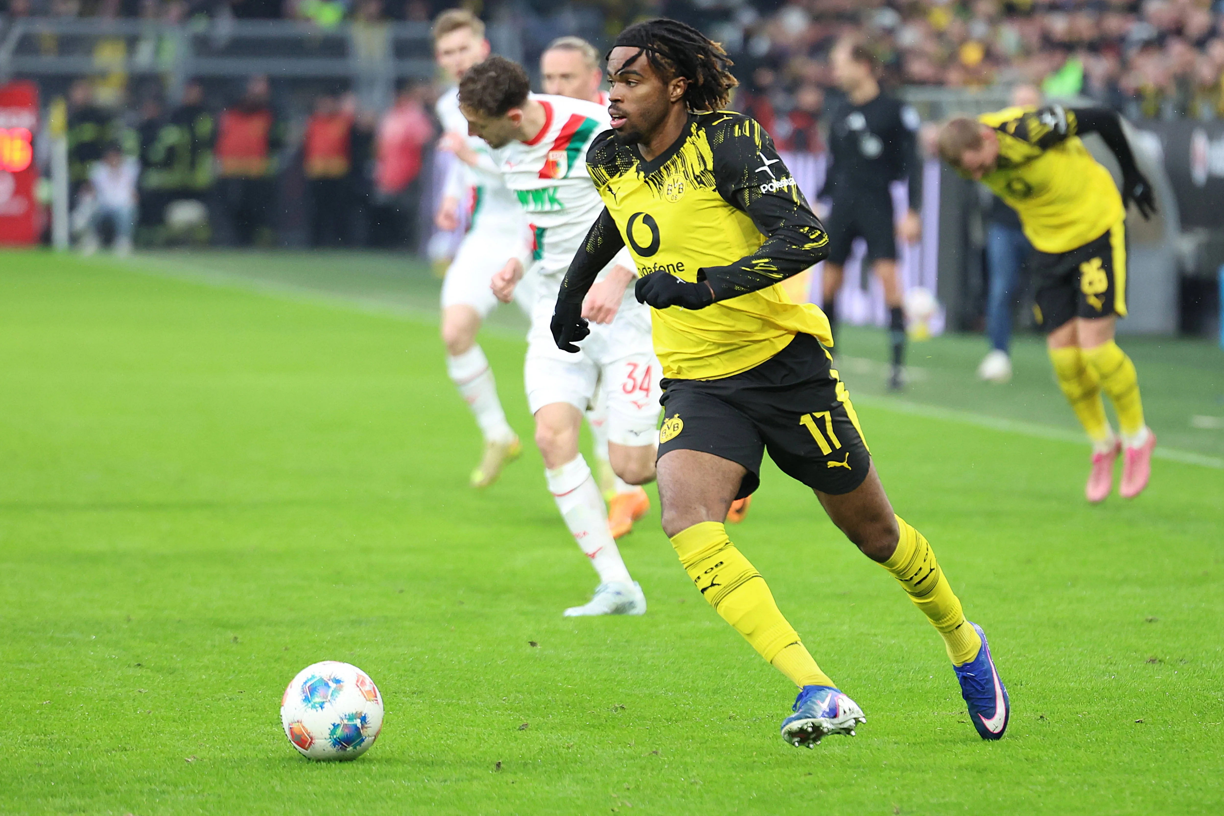 Carney Chukwuemeka Borussia Dortmund