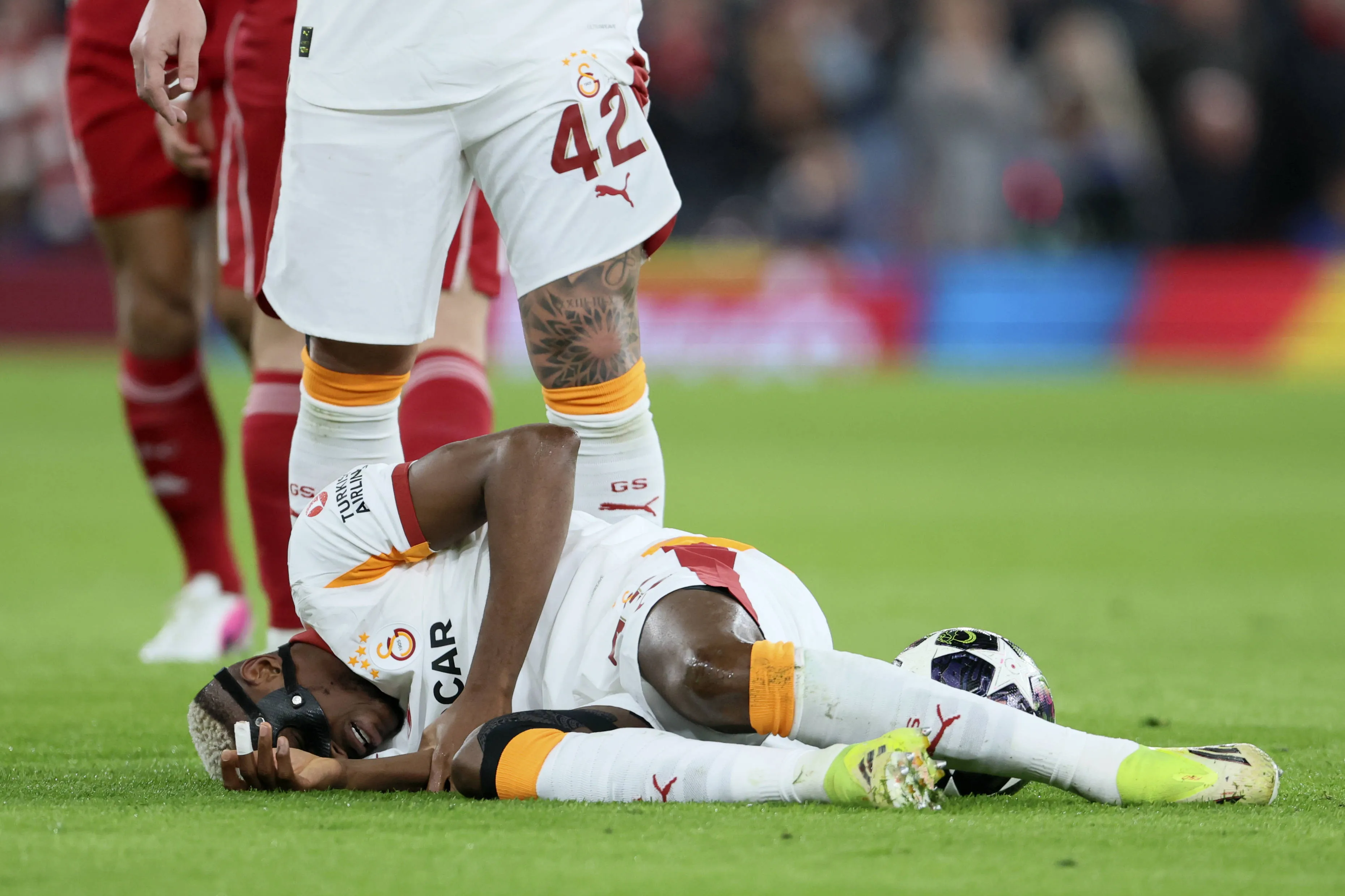 Injured Victor Osimhen 