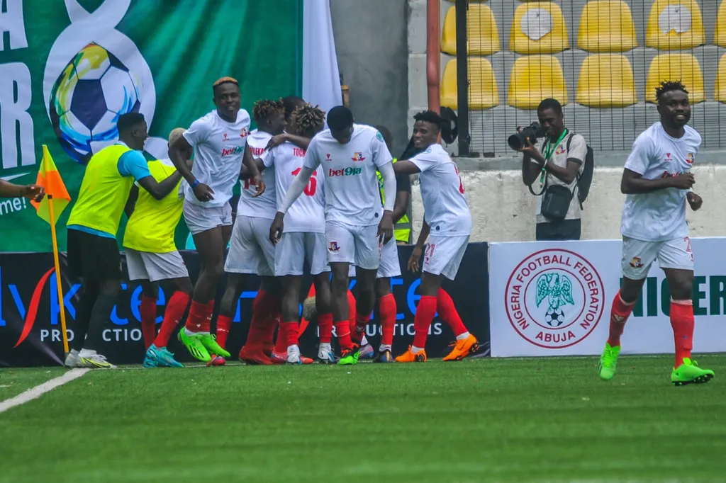 Ogunmodede extends Remo Stars affiliation beyond a decade, inks new contract