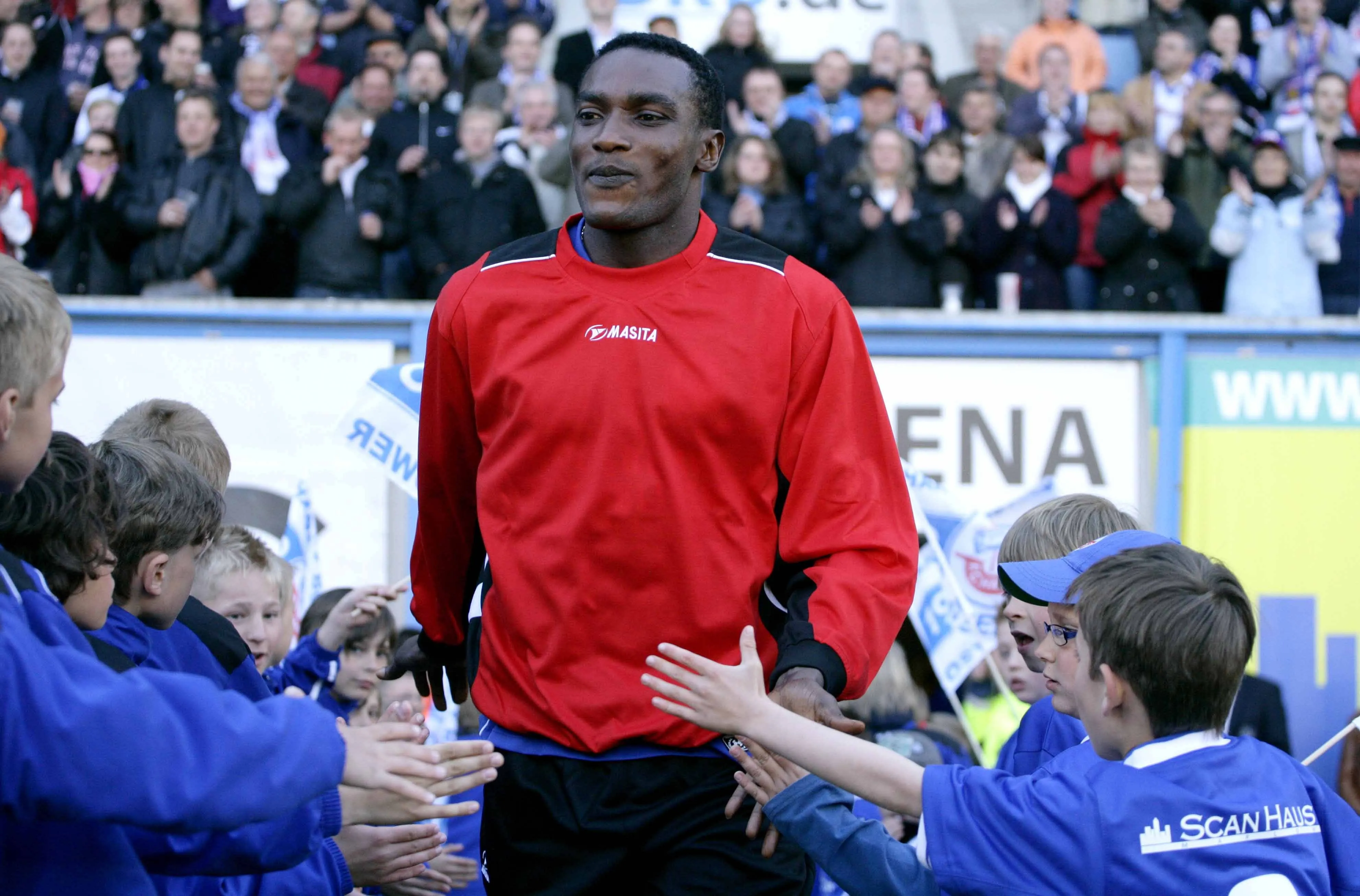 Victor Agali in action for FC Hansa Rostock
