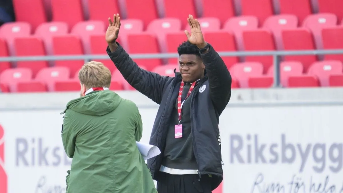 Transfer scramble for Nigeria teenage defensive maverick