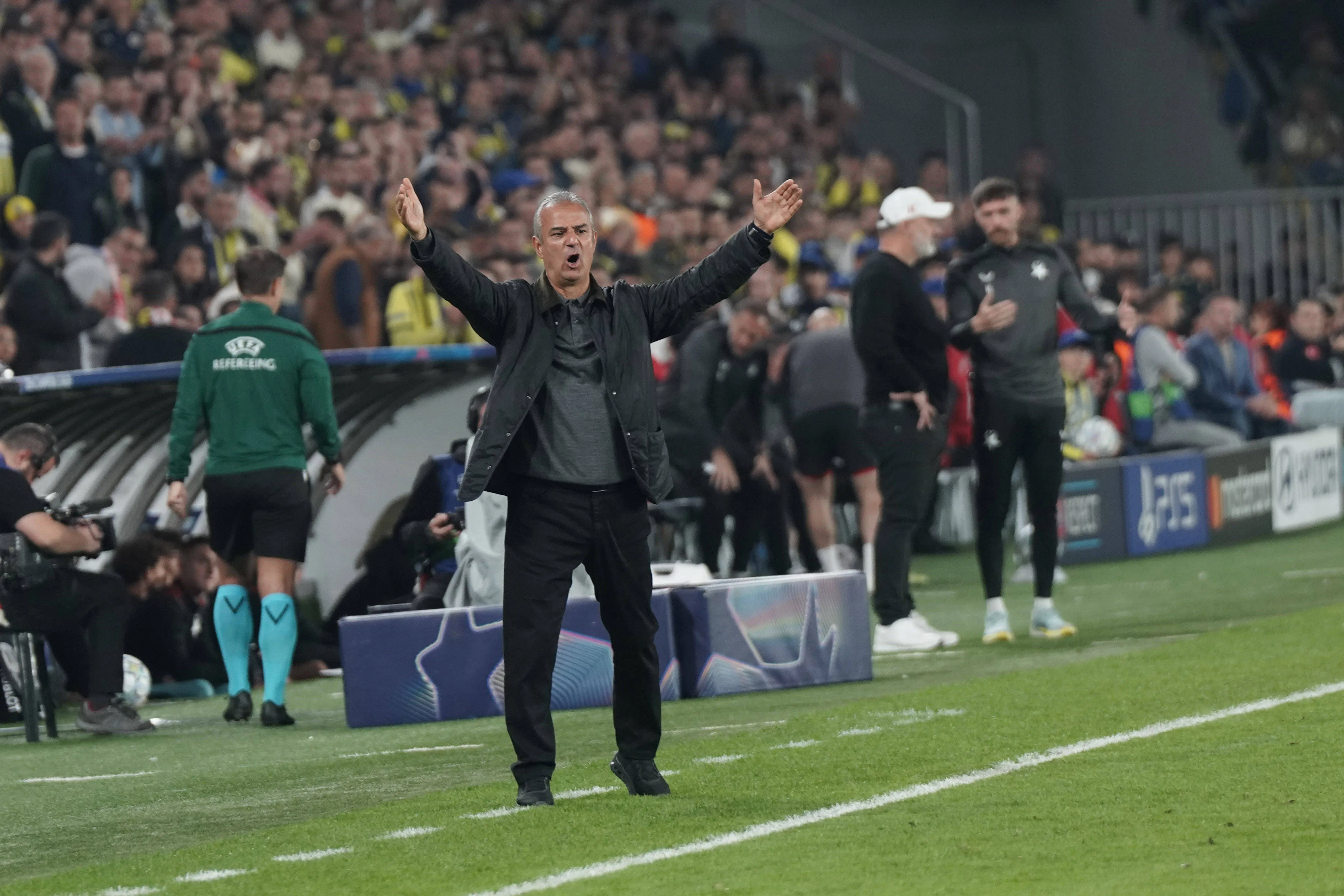 Coach Ismail Kartal of Fenerbahce SK