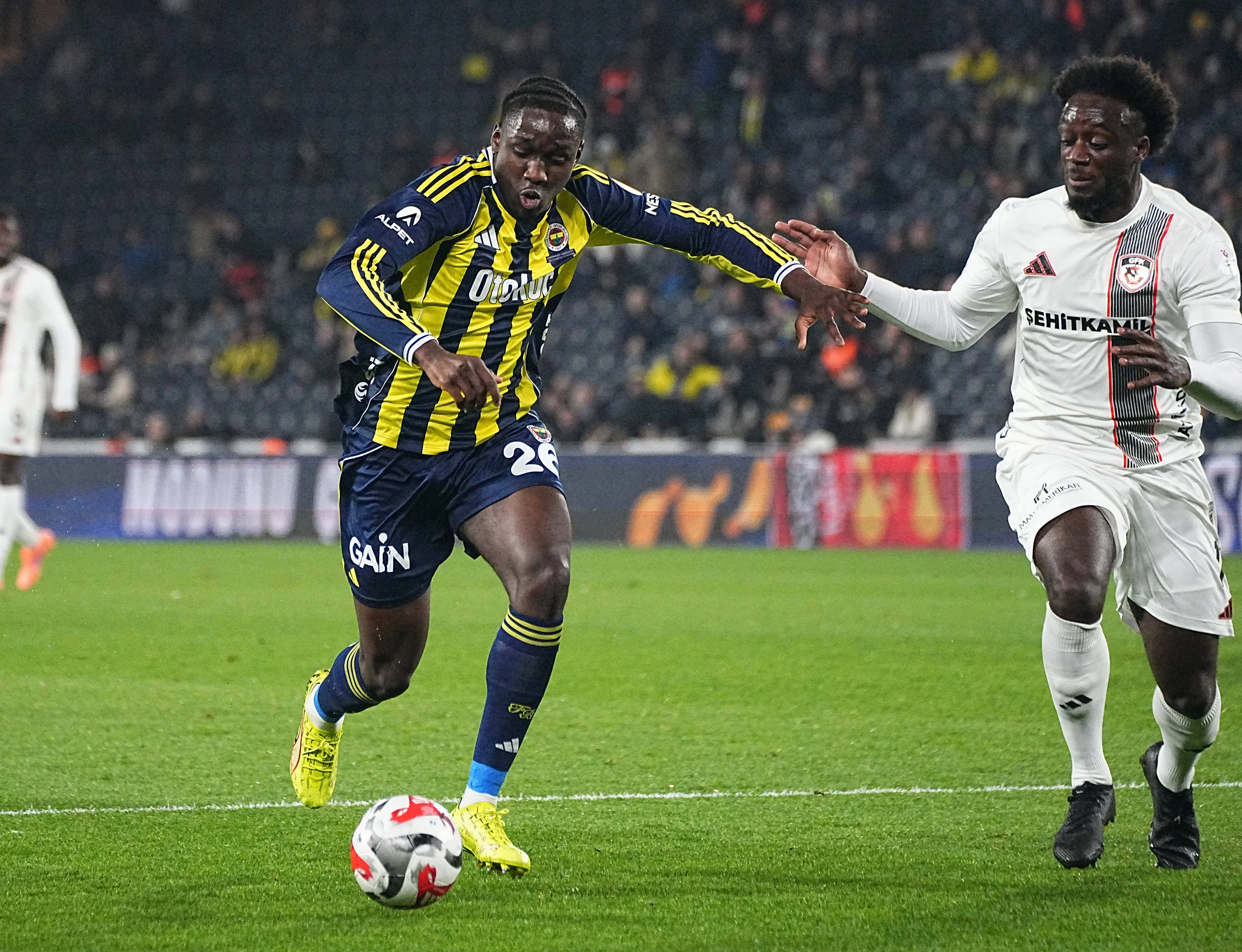 Sidiki Cherif of Fenerbahce and Myenty Abena of Gaziantep