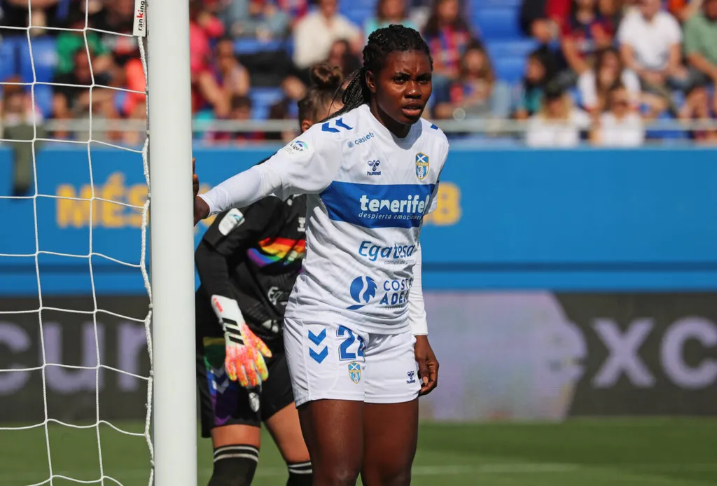 Rising Super Falcons forward extends Liga stay