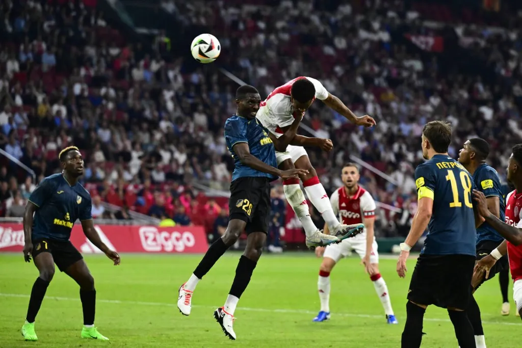 Chuba Akpom: Ajax boss Farioli oddly praises unwanted striker, labels him 'priceless'