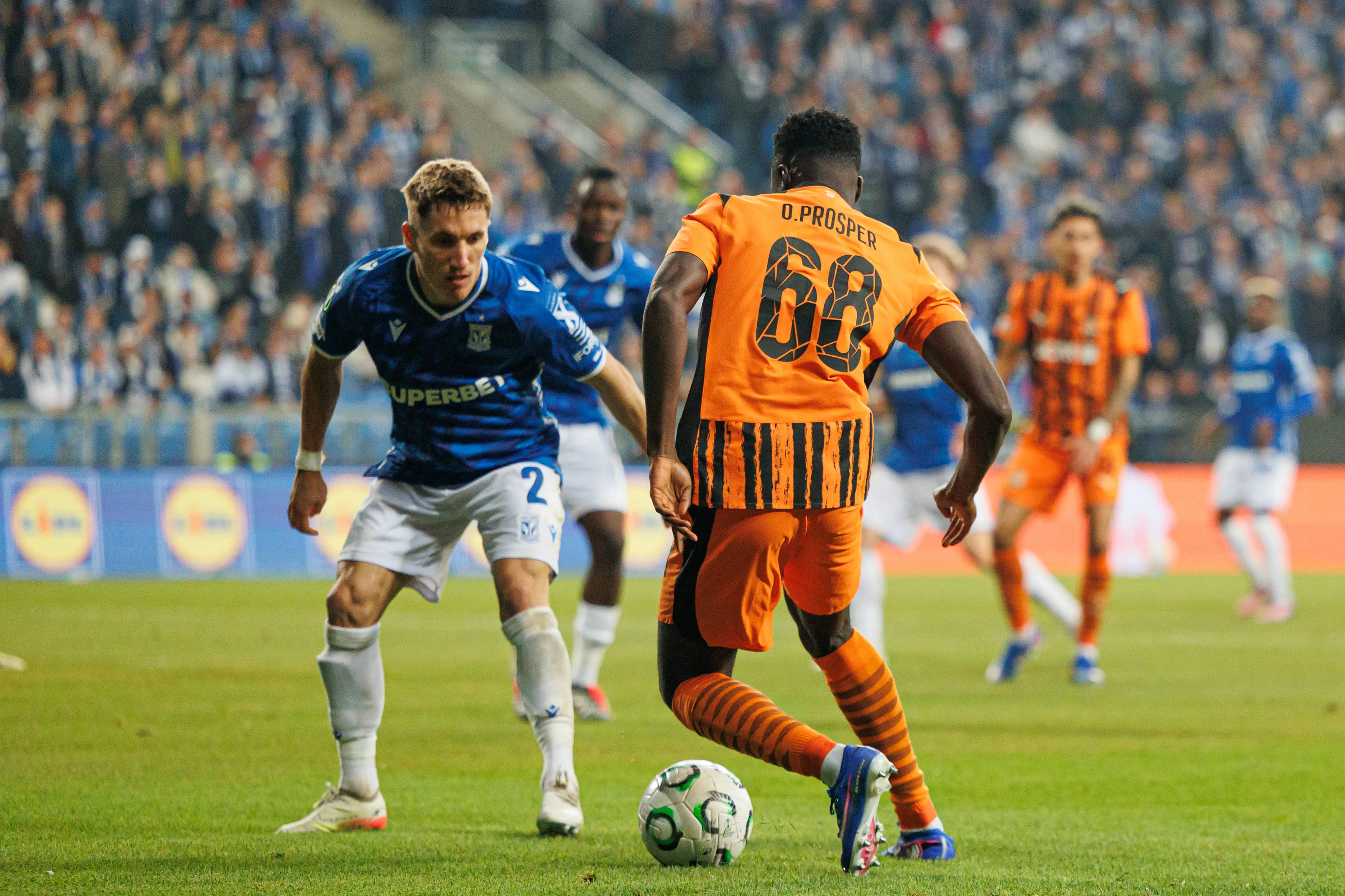 Shakhtar Donetsk attackee Prosper Obah 