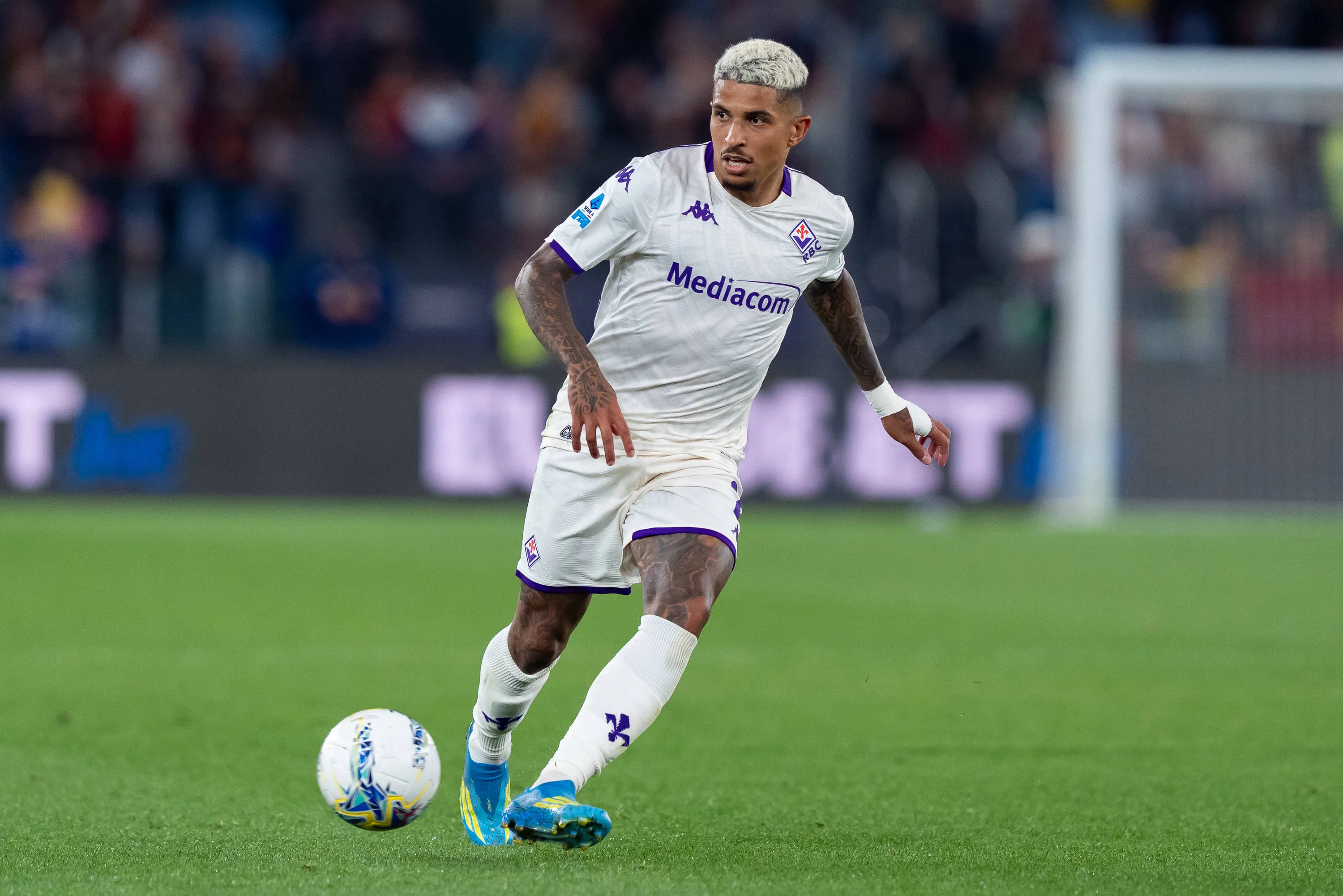 Enilive Dodo of ACF Fiorentina in action