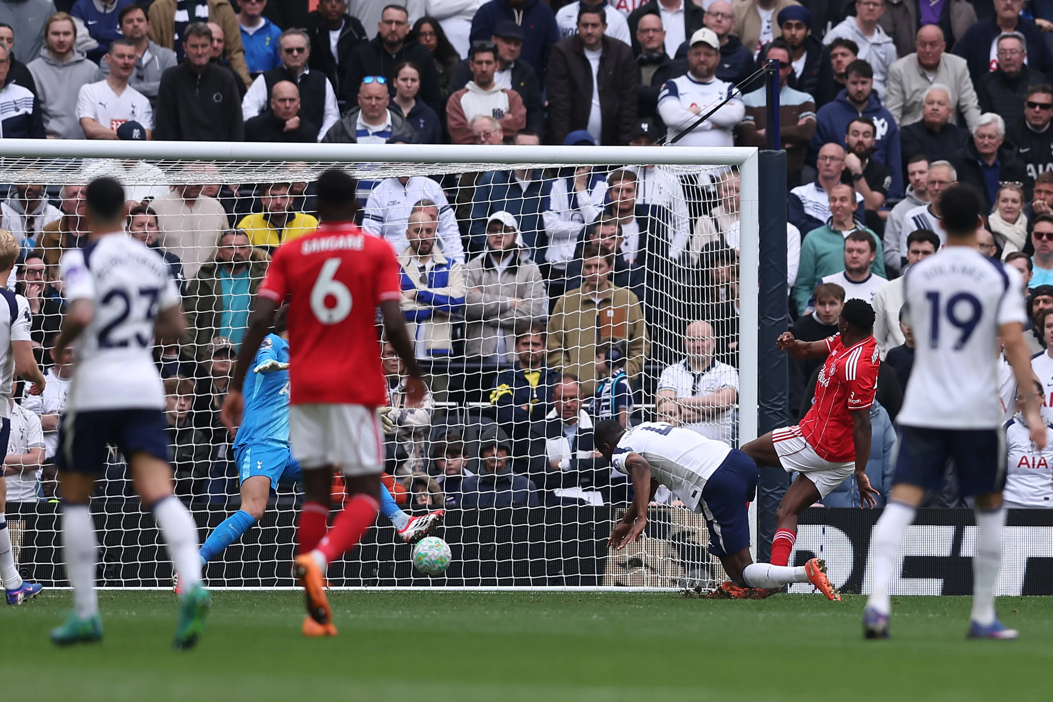 Taiwo Awoniyi of Nottingham Forest scores. 