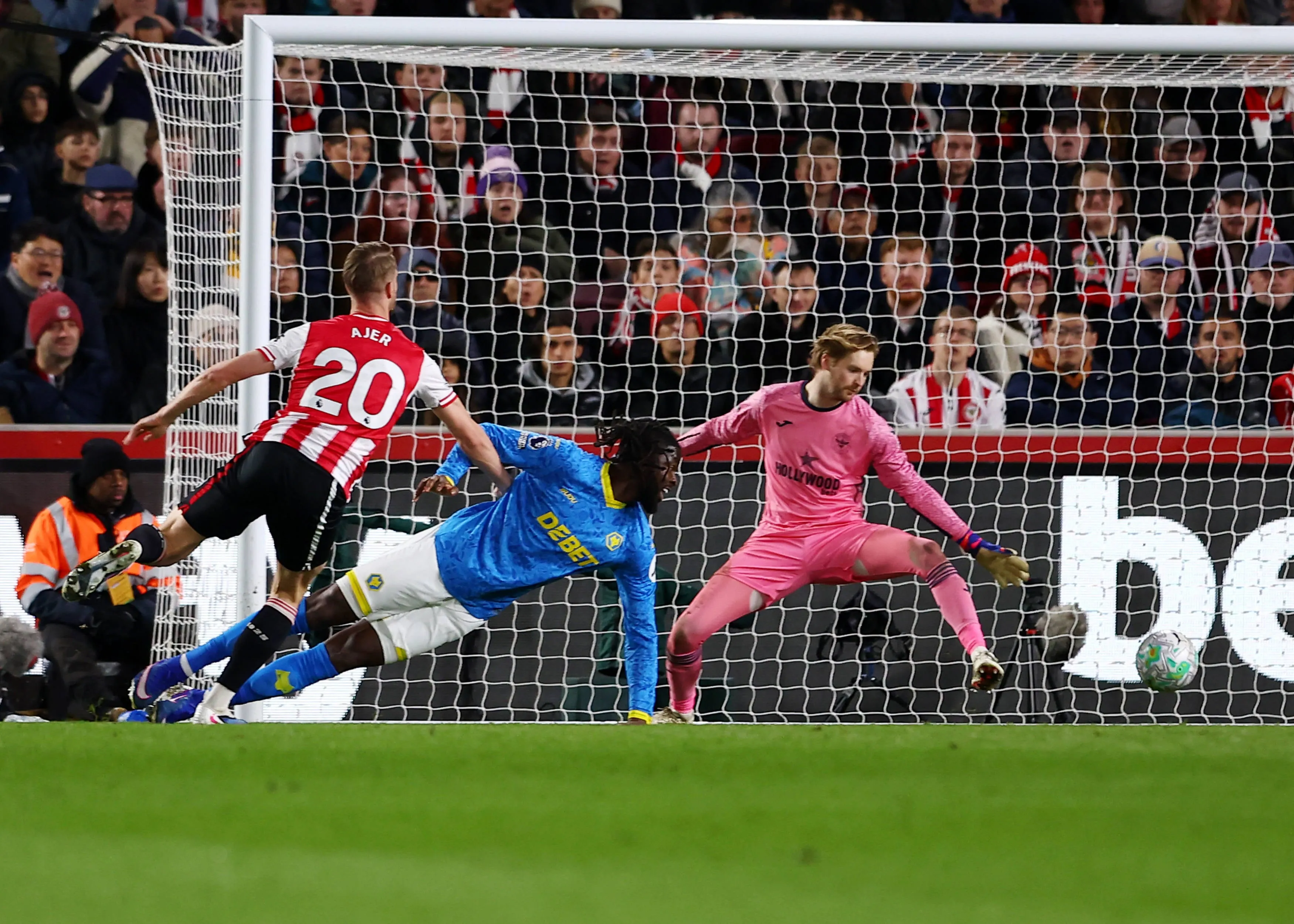 Wanderers Tolu Arokodare.