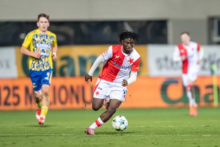 Roma eye &euro;10m-rated David Moses: What we know about the transfer