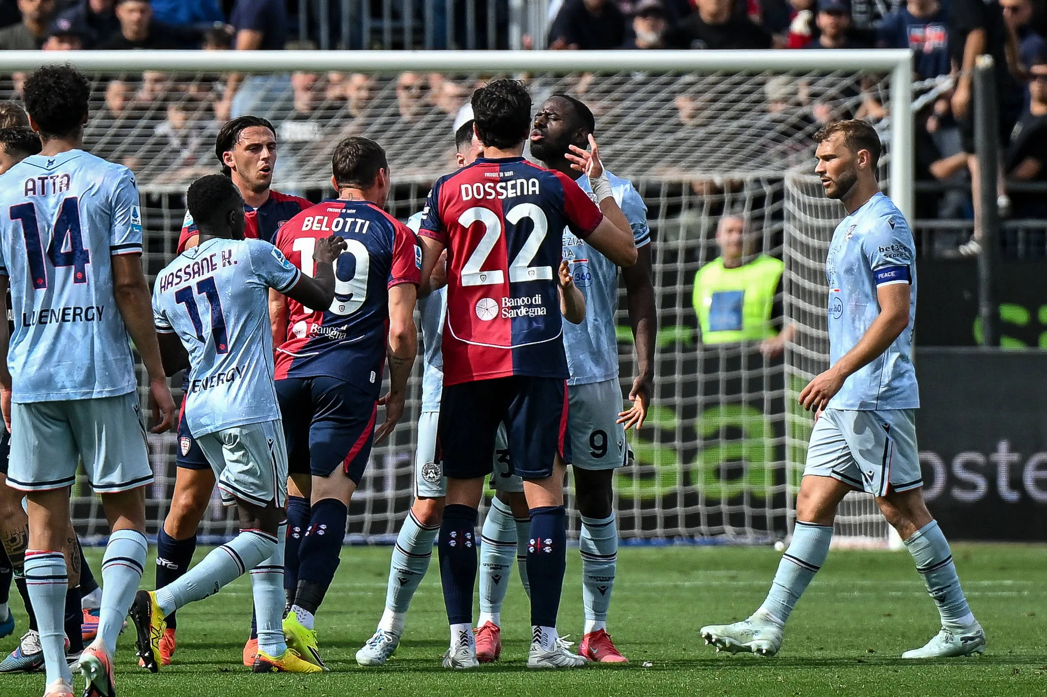 Udinese vs Cagliari in Serie A.