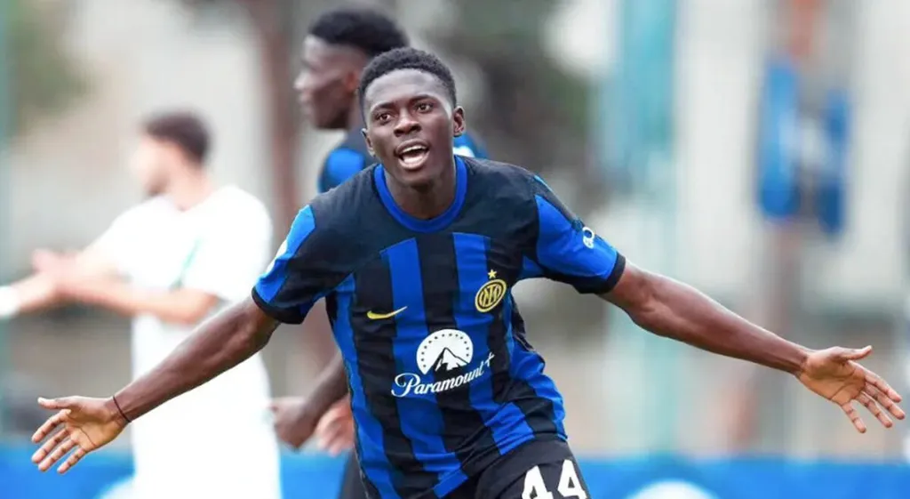 Ebenezer Akinsanmiro: Former UEFA Champions League finalists win race for highly-rated Nigerian youngster
