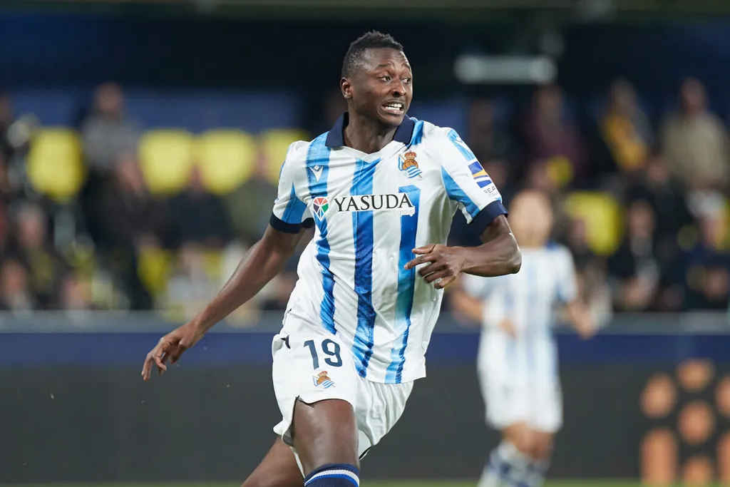 Respite for expensive flop Umar Sadiq as Alaves seek replacement for Atletico returnee Samu Omorodion