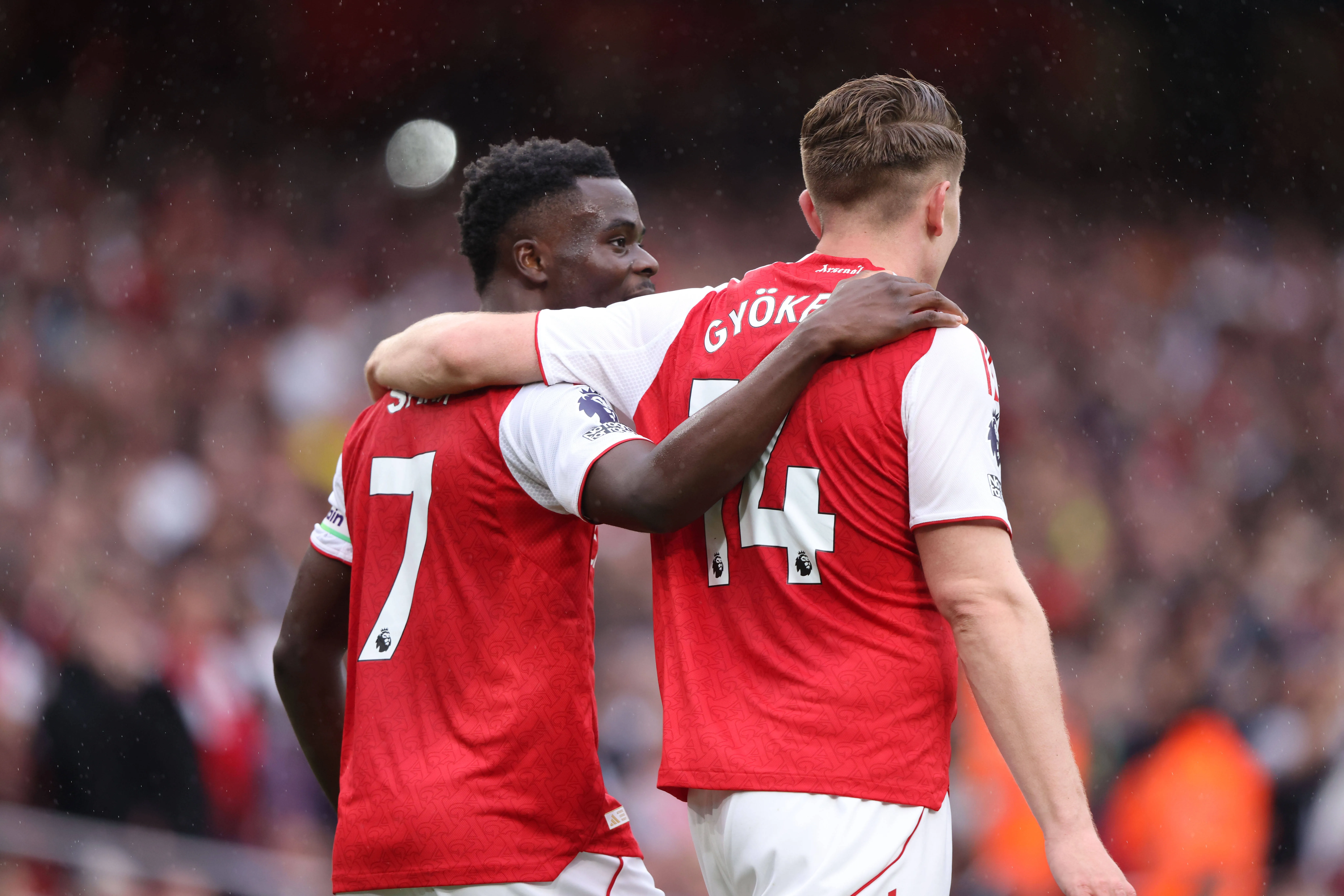 Bukayo Saka and Viktor Gyokeres at the Arsenal v Fulham EPL match