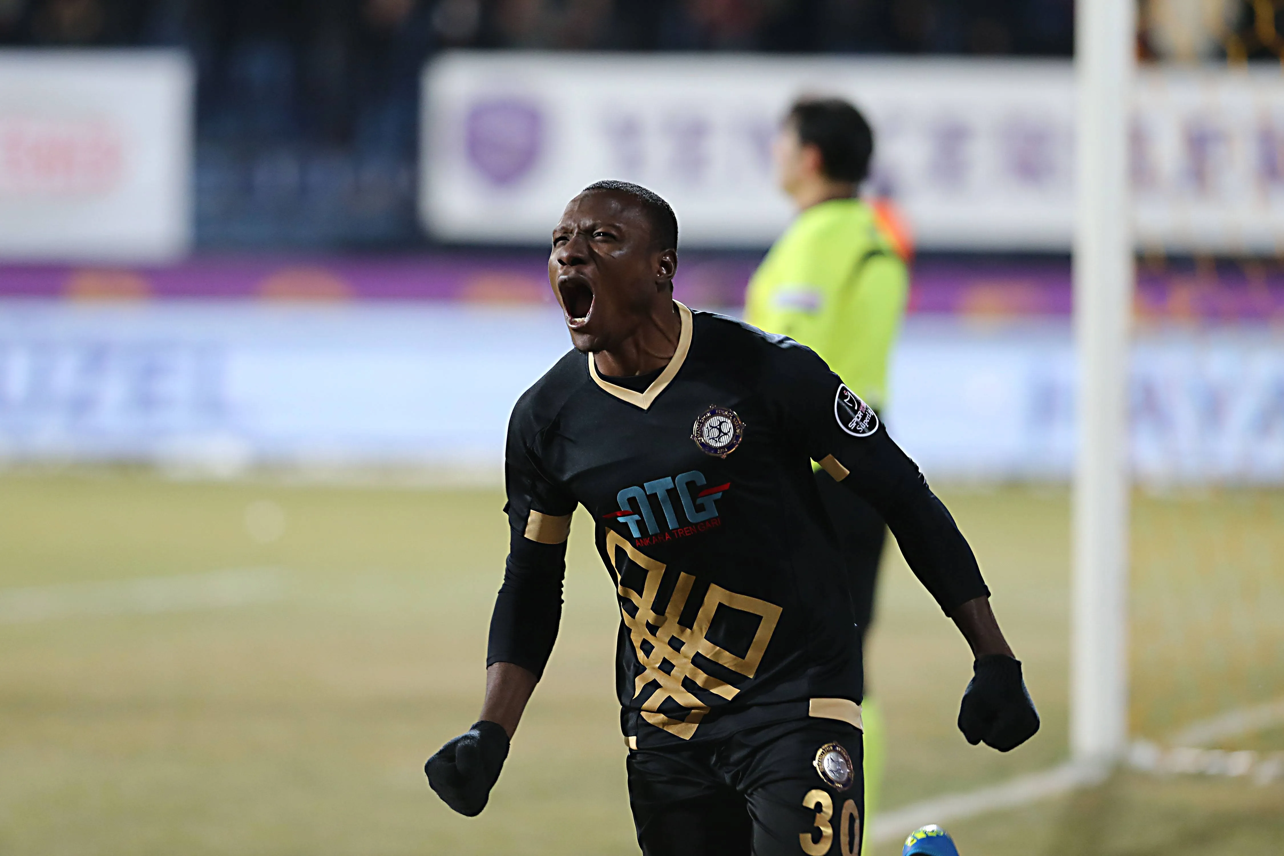 Super Eagles star Umar Aminu