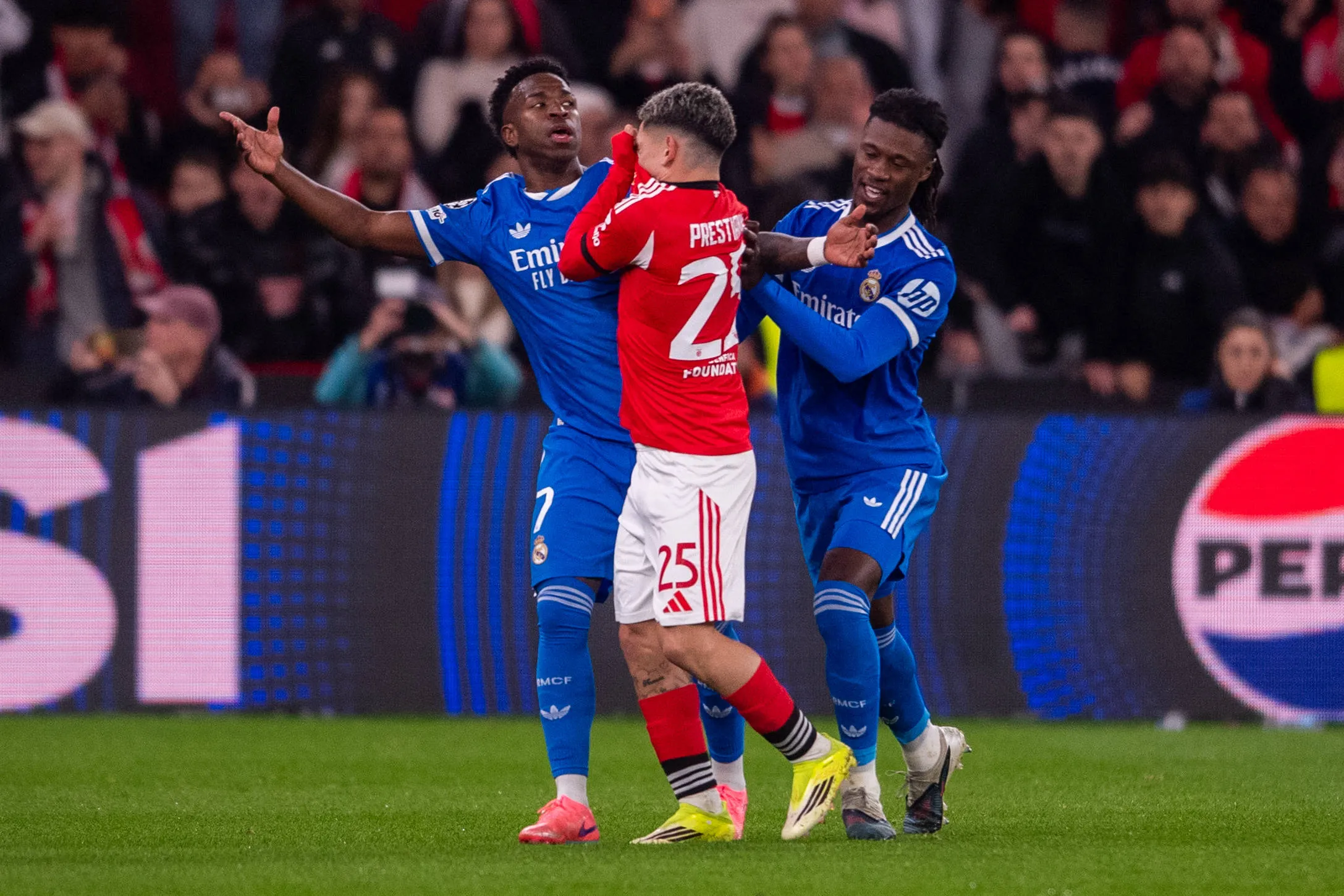 Gianluca Prestianni with Vinicius Junior during the UEFA Champions League match between SL Benfica and Real Madrid
