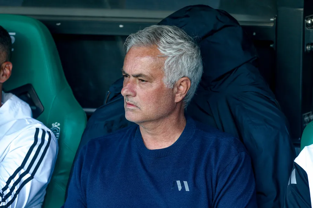 ‘Doesn’t build’ – Ex-Super Eagles captain reveals pros and cons of Mourinho’s Madrid move