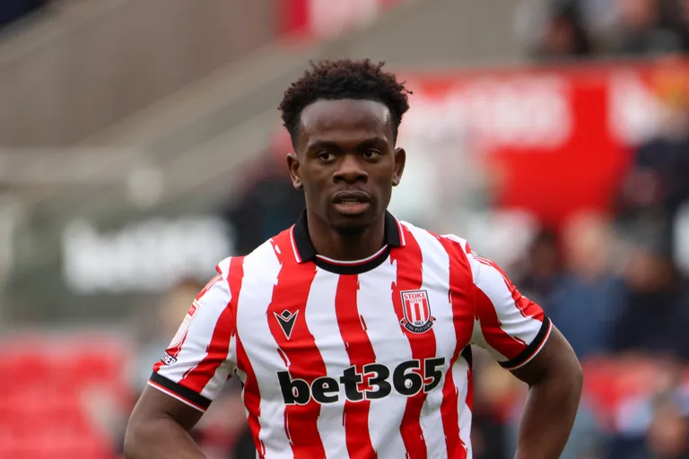 Who is Favour Fawunmi? Meet the Nigerian-eligible winger making waves at Oldham