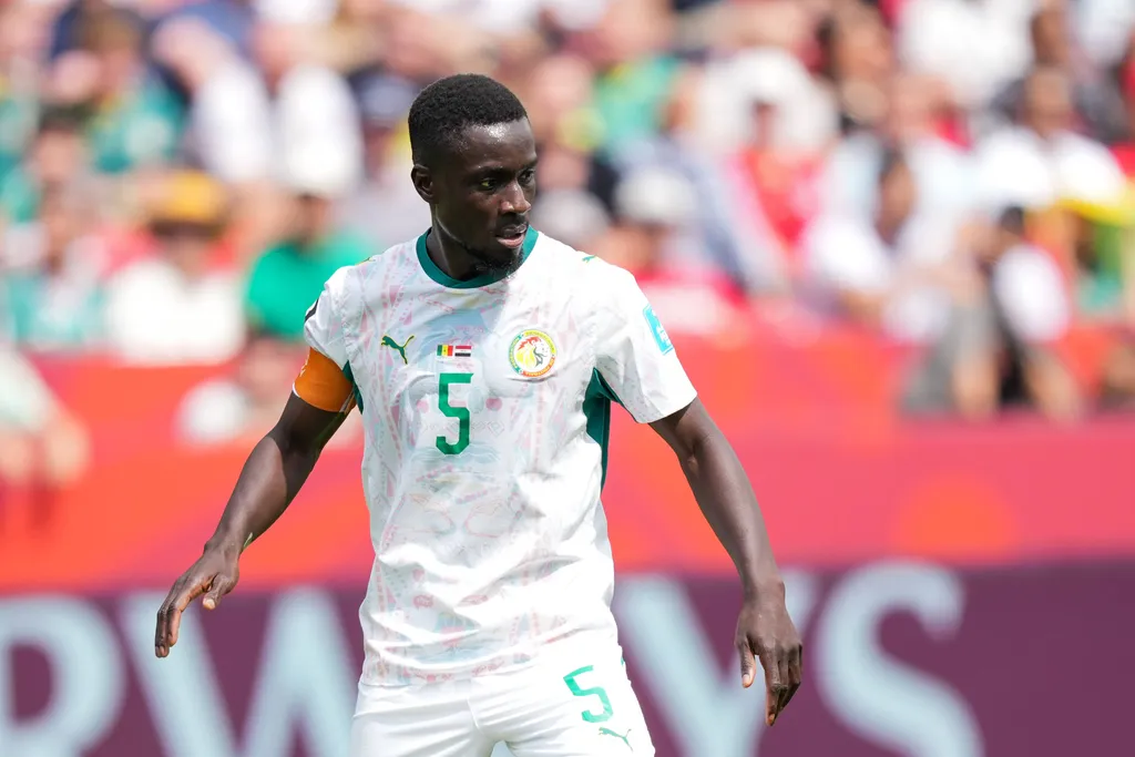 Two Super Eagles stars who can replace Idrissa Gueye at Everton