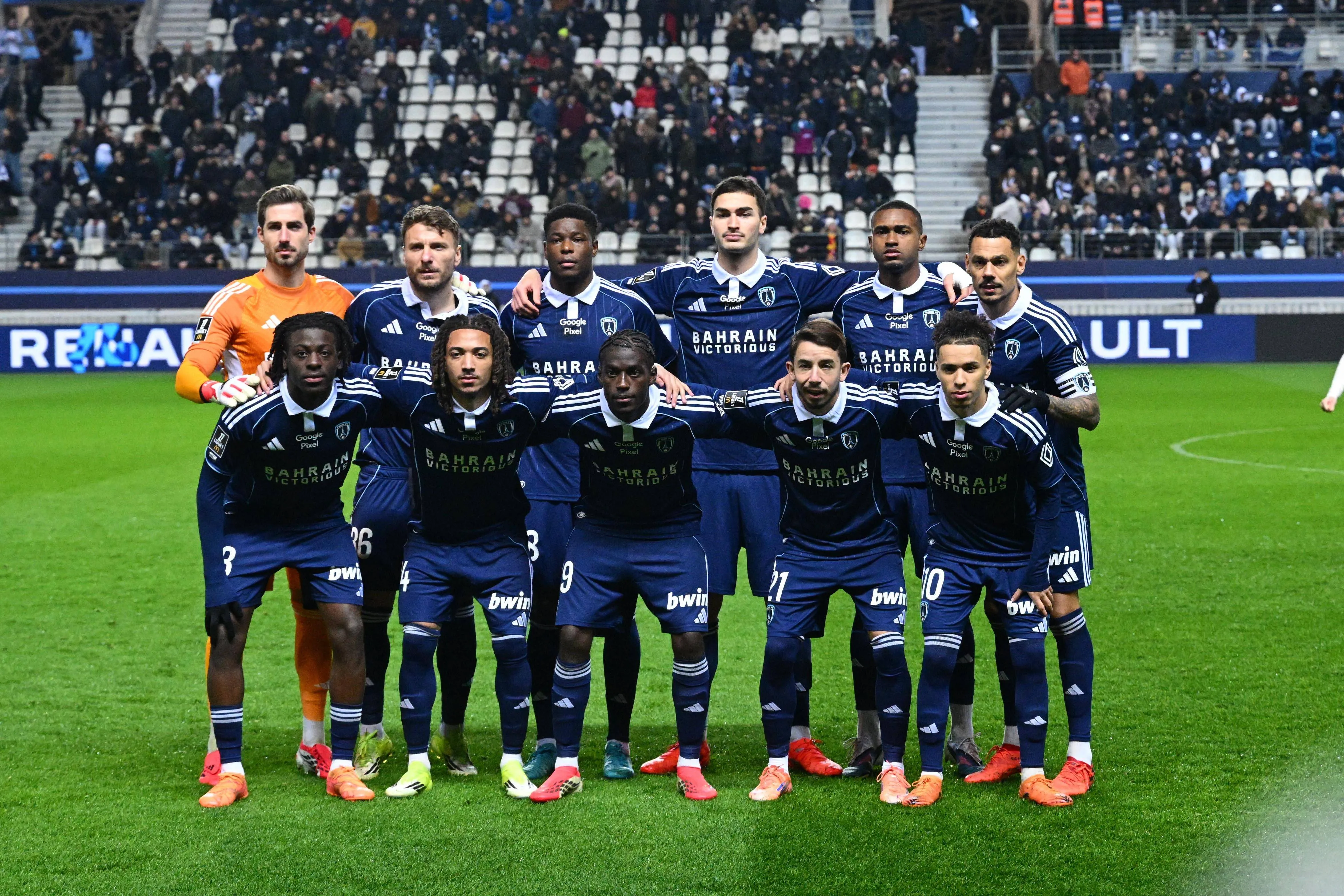 Paris FC team. 