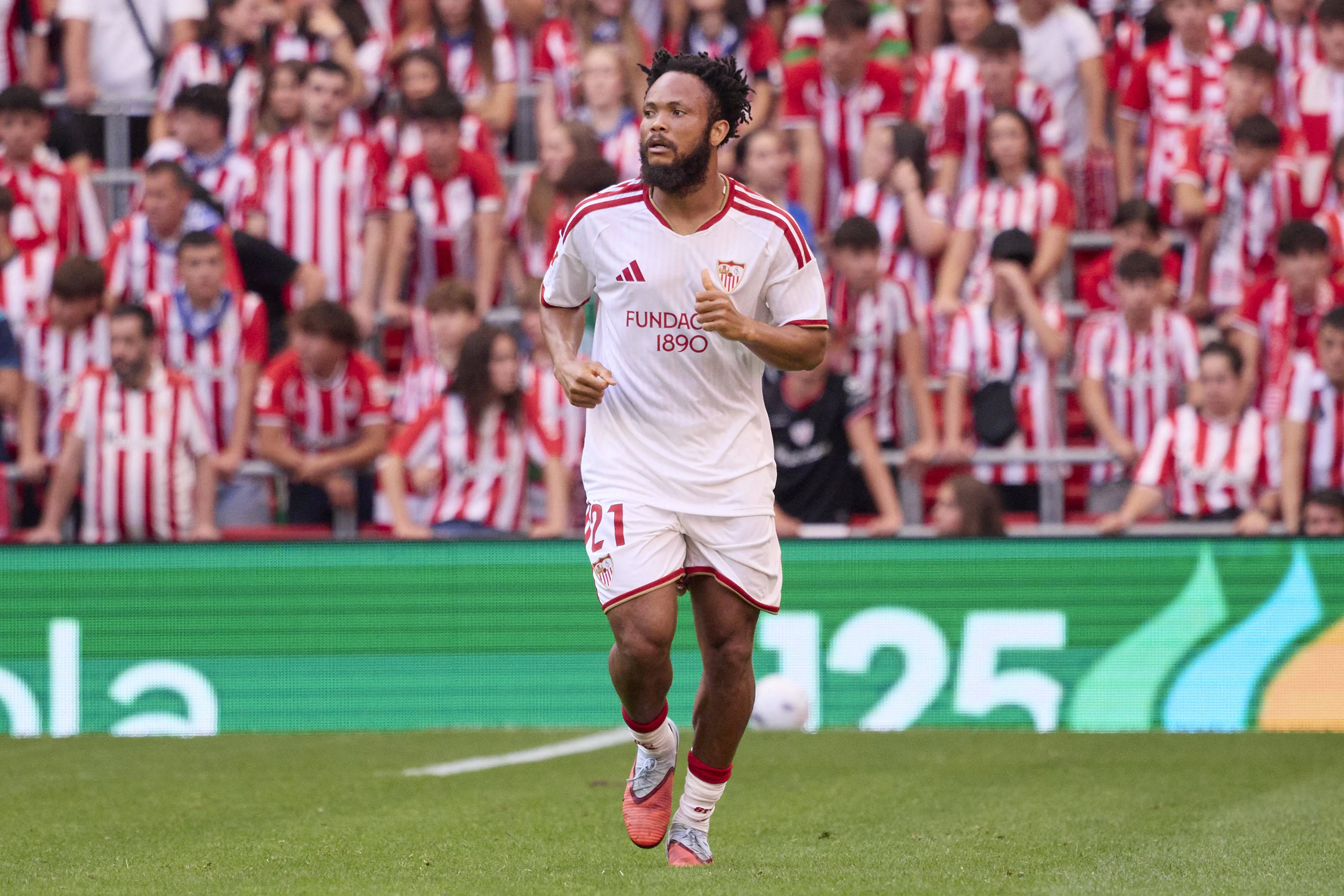 Chidera Ejuke of Sevilla.
