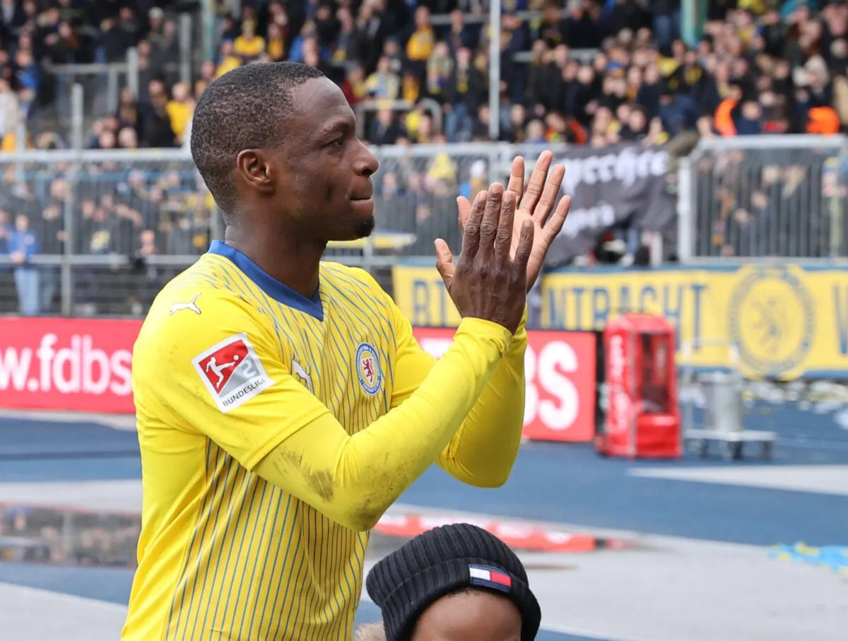 Veteran Super Eagles striker joins Europa League contenders