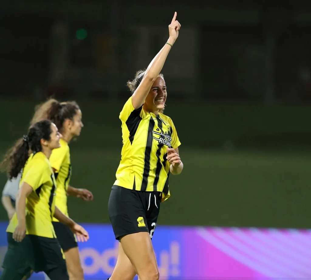 Plumptre rampant in triumphant return from injury