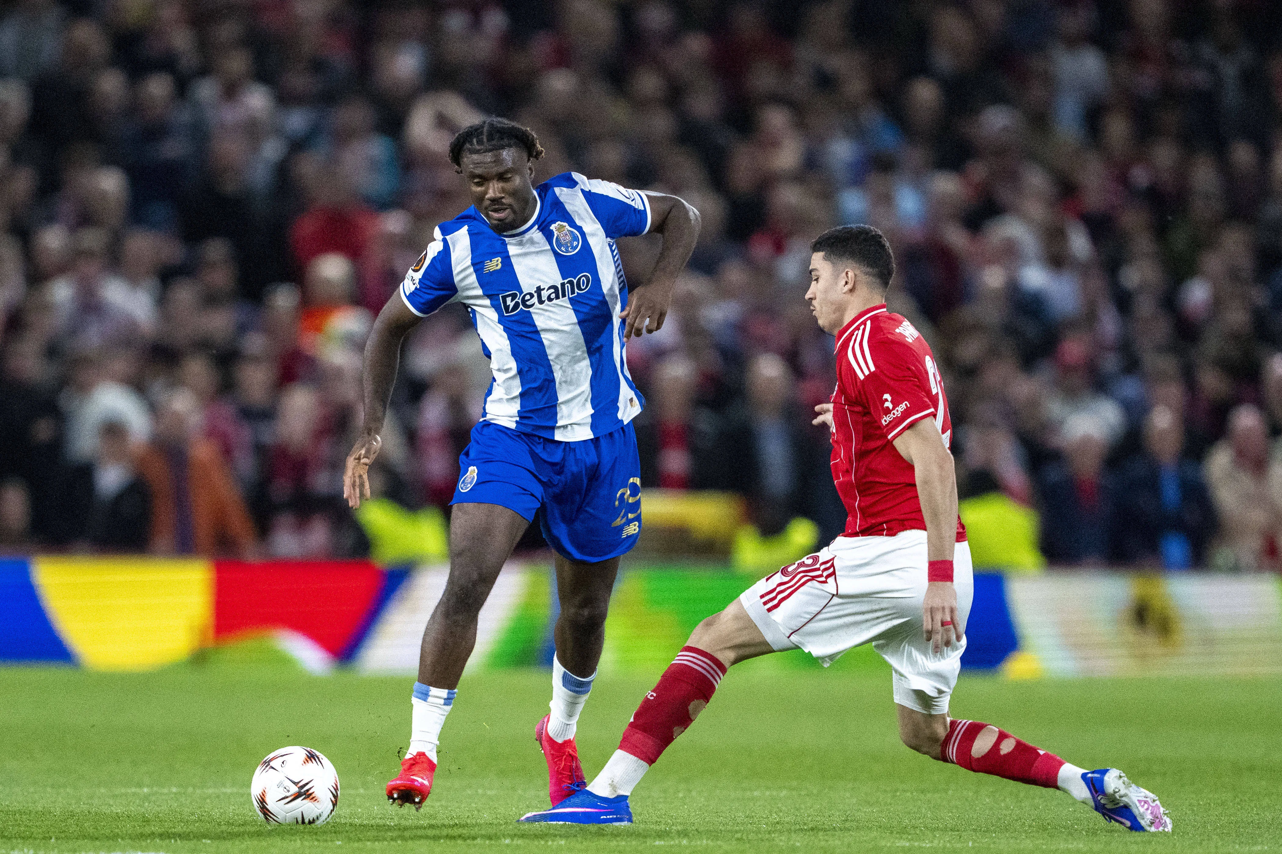 Terem Moffi of Porto and Jair Cunha of Nottingham Forest