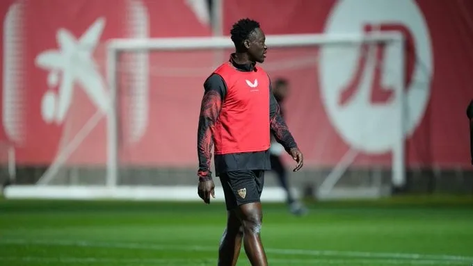 Adams: Sevilla's new boy sidelined, extent of injury unknown